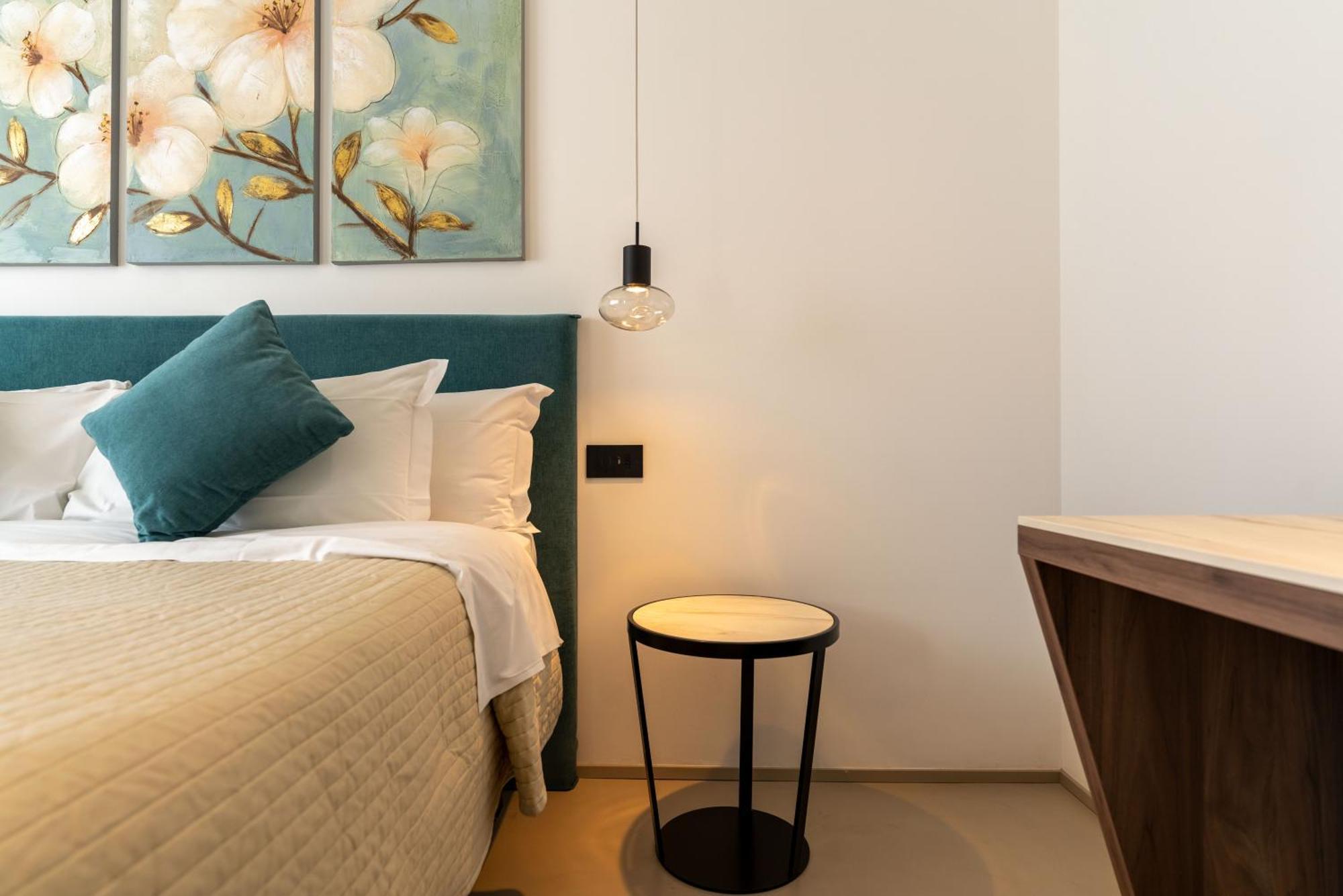 B&B Le Suites Di Costanza Cefalu Exterior photo